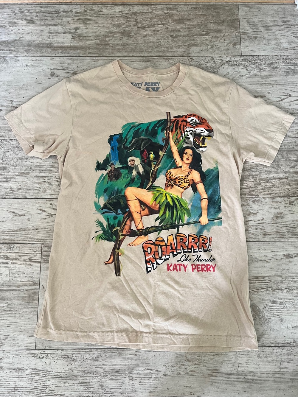 KATY PERRY sz Small Official
KP Tag ROAR T Shirt 2025
Concert Tour ROARRR